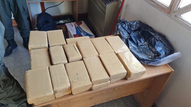 Golpe al Narcotráfico: Cayó una banda con más de 15 kilos de marihuana