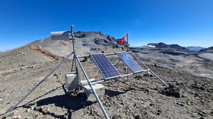 Instalaron cinco nuevas estaciones en el Planchón Peteroa y fortalecen el monitoreo volcánico en tiempo real