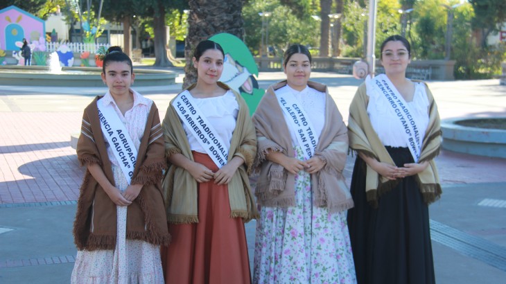 Alvear elige a su Flor de la Tradición en el Paseo de los Artesanos