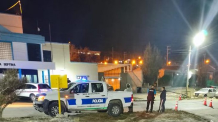Brutal ataque a tiros: una mujer murió y un conductor lucha por su vida